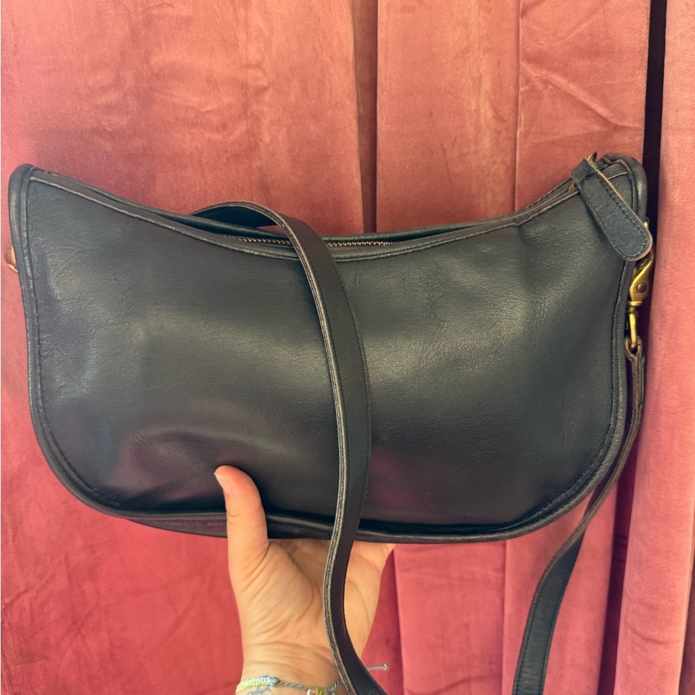 Vintage coach swinger black bag